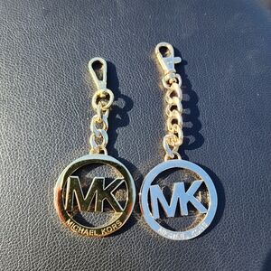 Michael Kors Chain handle.